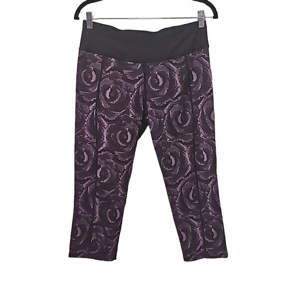 Betsey Johnson Performance Athletic Capri Leggings Purple Black Pixel Size Large - Picture 1 of 13